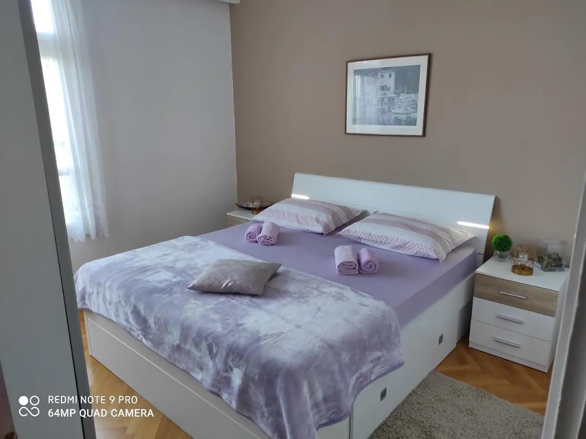 Apartment Iris Сплит