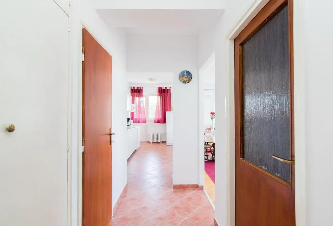 Apartment Iris Сплит