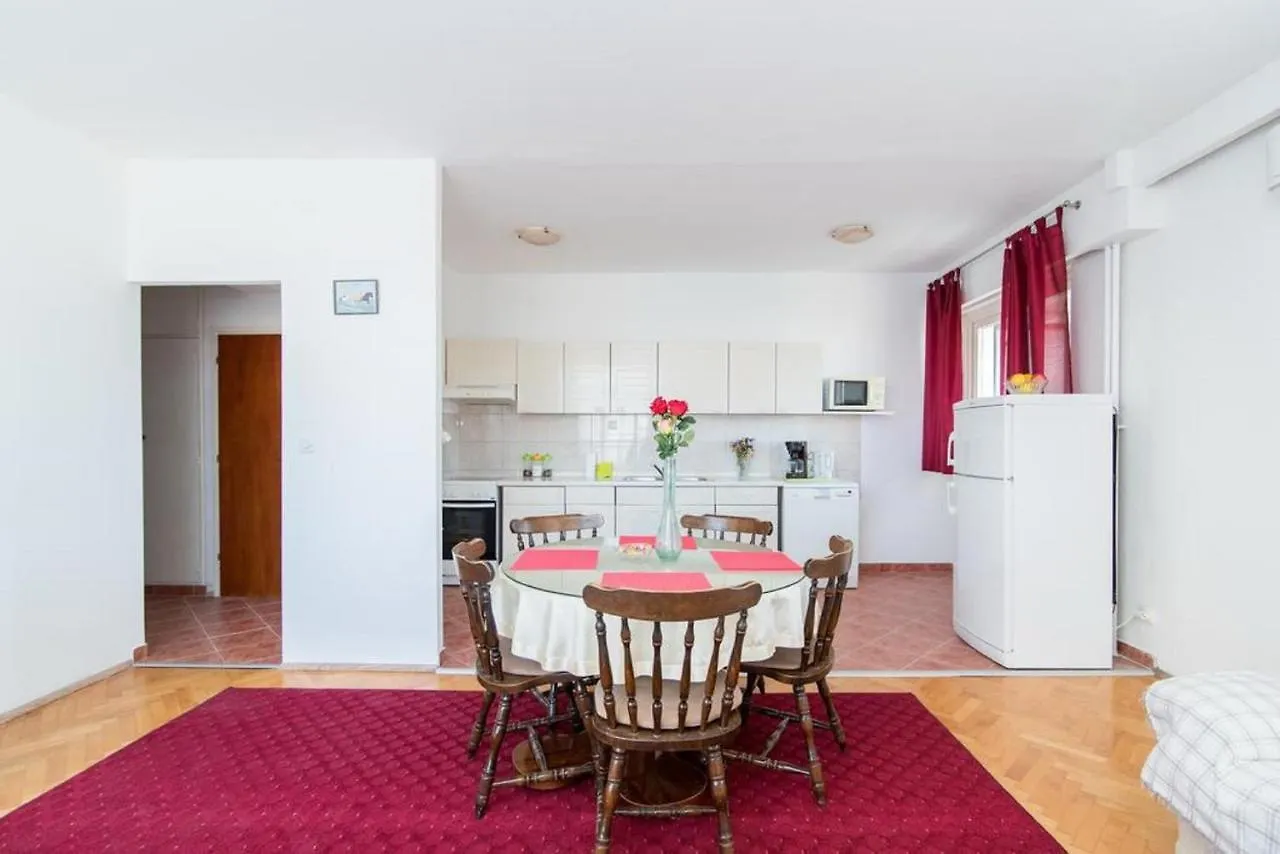 Apartment Iris Сплит