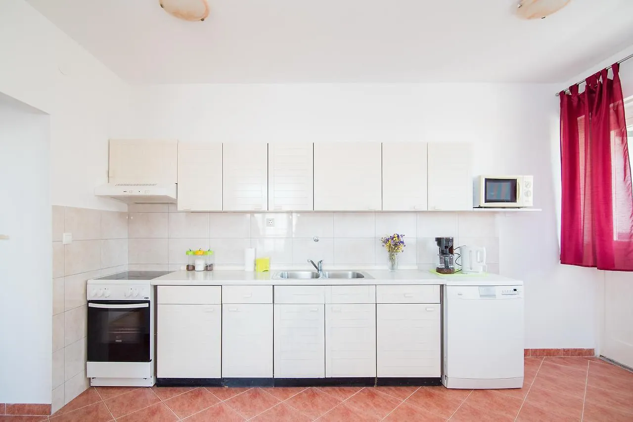 Apartment Iris Сплит